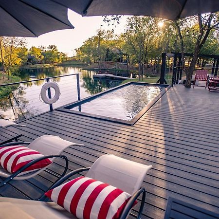 Вілла Lakeside South At Live Oak Lake Bellmead Екстер'єр фото